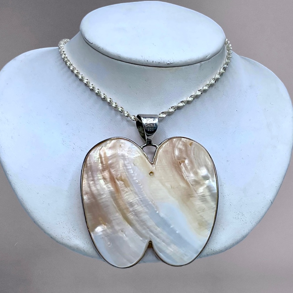 🌺GIANT Jay King 925 Mother of Pearl Necklace